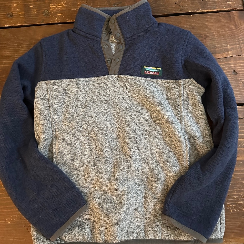 LL Bean Size Small (8) pull over